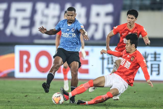 尤文主场嘘声伴随戴维首发表现低迷被换下